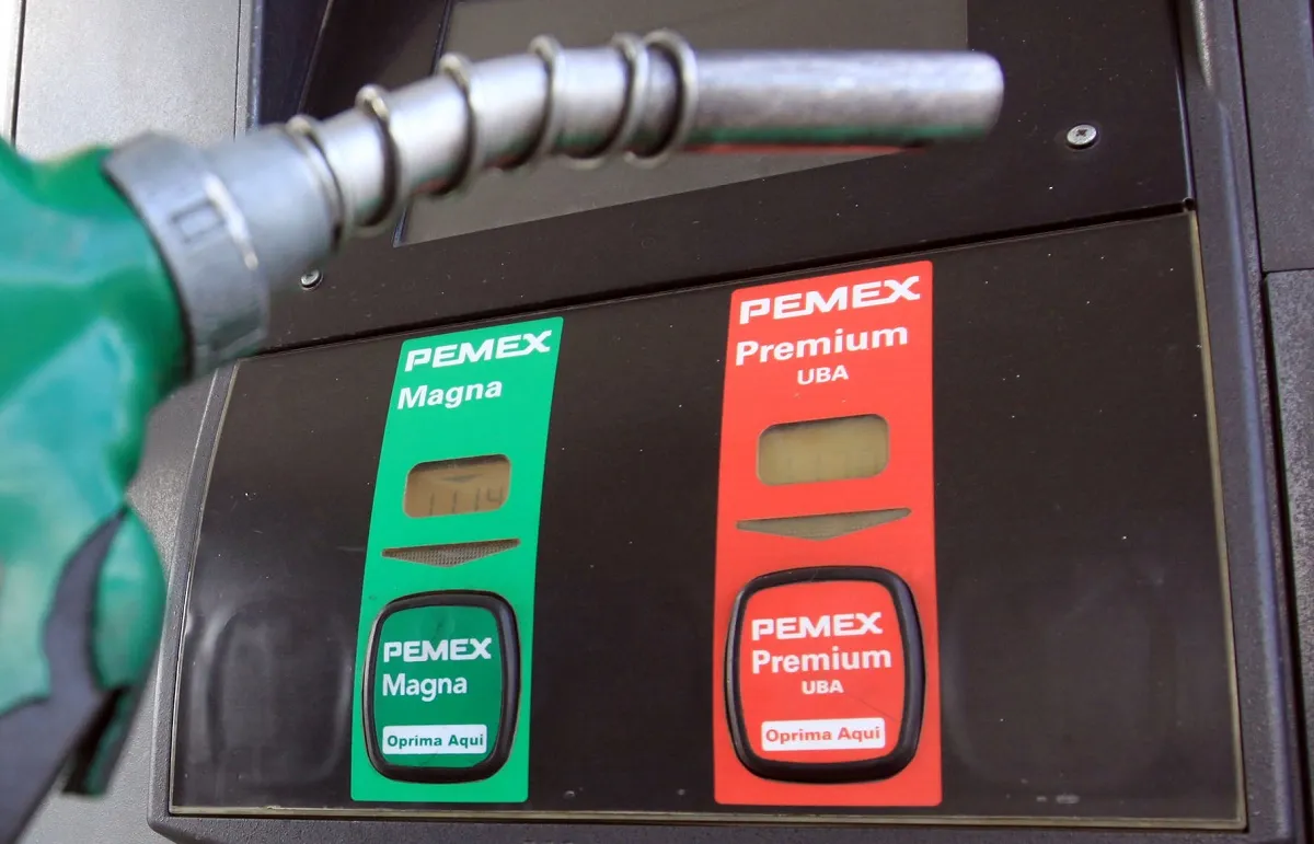 ¿El precio promedio de la gasolina Magna superará los 24 pesos por litro antes de que termine agosto de 2026?